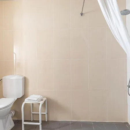 Nord 1 Val De Loire Hotel 2*