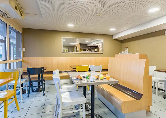 Nord 1 Val De Loire Hotel