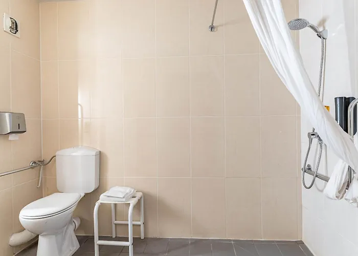 Nord 1 Val De Loire Hotel 2*